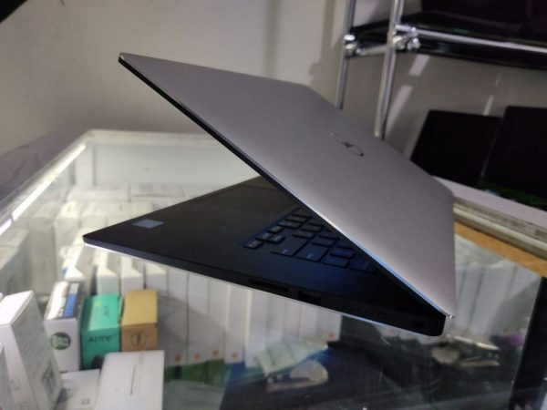 Laptop Brand new Dell xps